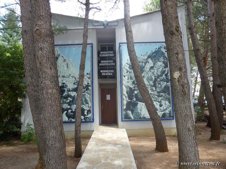 Entrée du Musée Winnetou à Starigrad